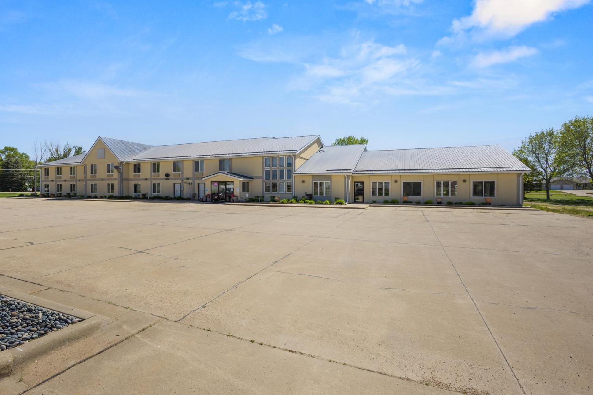 De Smet Super Deluxe Inn & Suites Εξωτερικό φωτογραφία