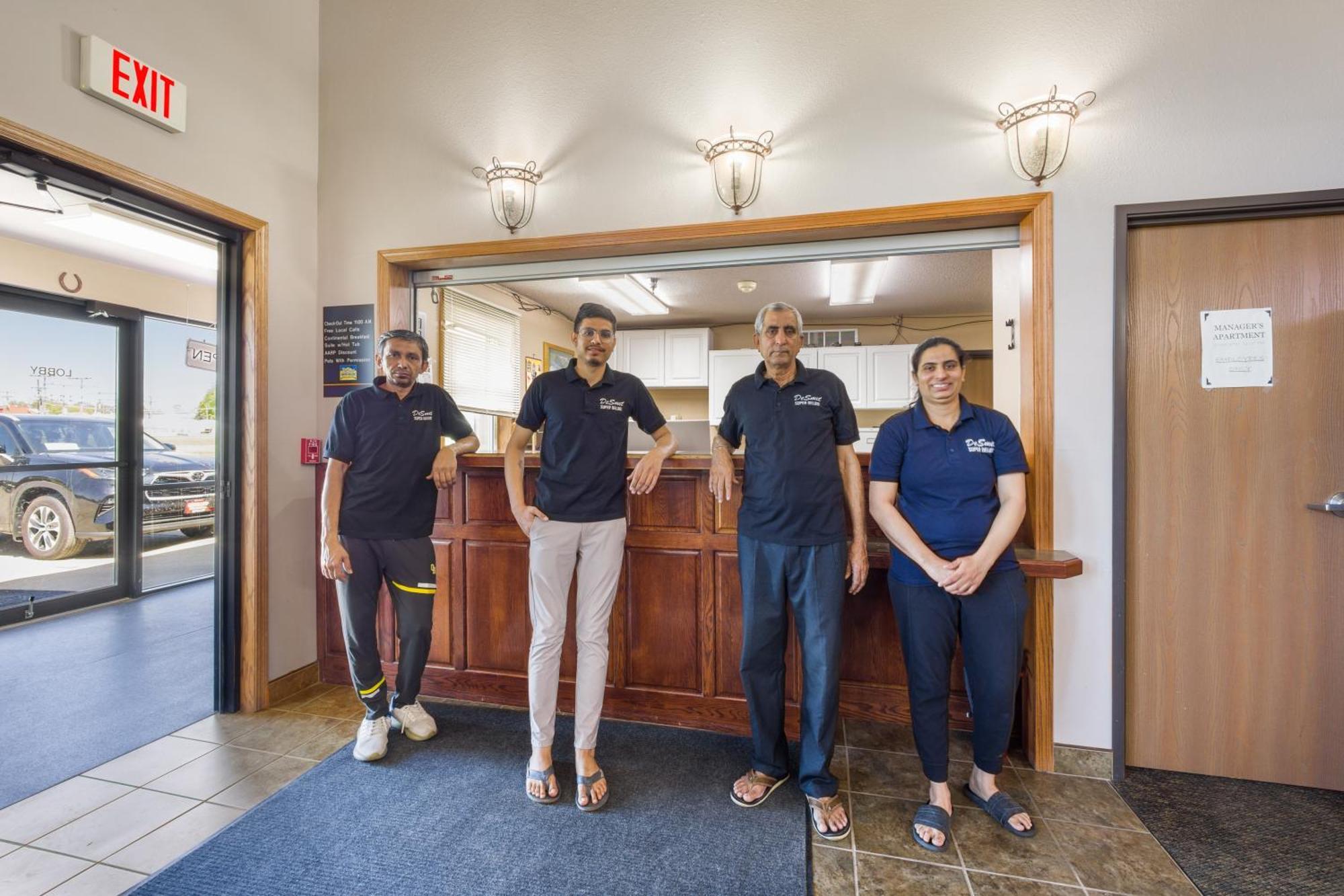 De Smet Super Deluxe Inn & Suites Εξωτερικό φωτογραφία