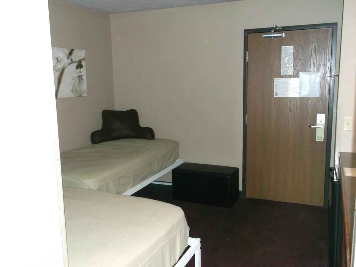 De Smet Super Deluxe Inn & Suites Εξωτερικό φωτογραφία