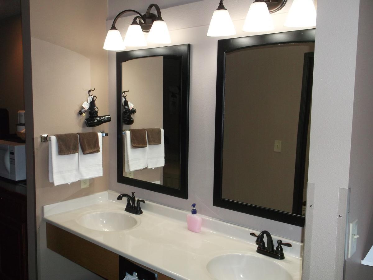 De Smet Super Deluxe Inn & Suites Εξωτερικό φωτογραφία