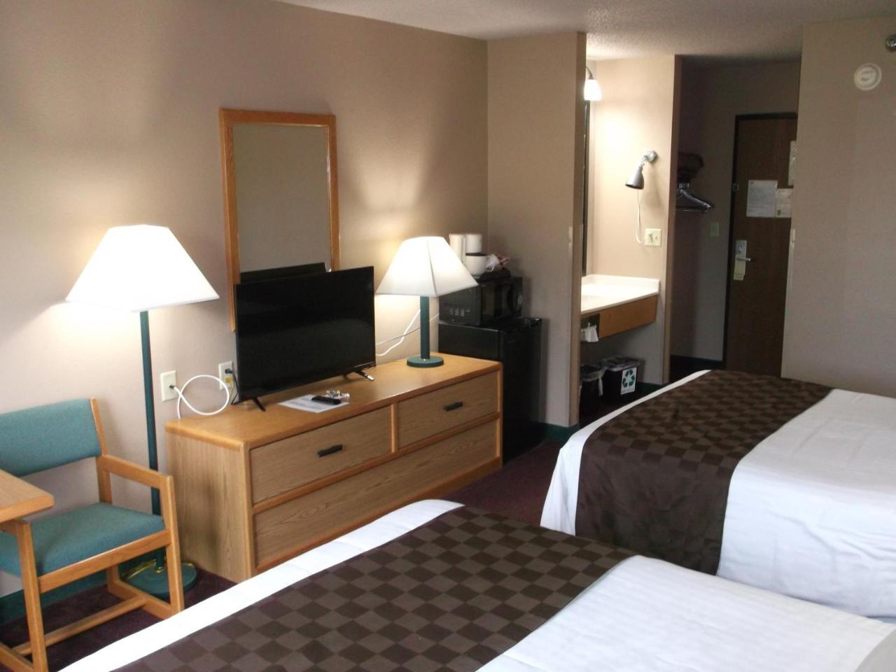 De Smet Super Deluxe Inn & Suites Εξωτερικό φωτογραφία