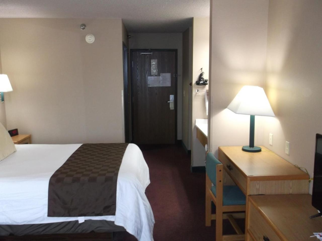 De Smet Super Deluxe Inn & Suites Εξωτερικό φωτογραφία
