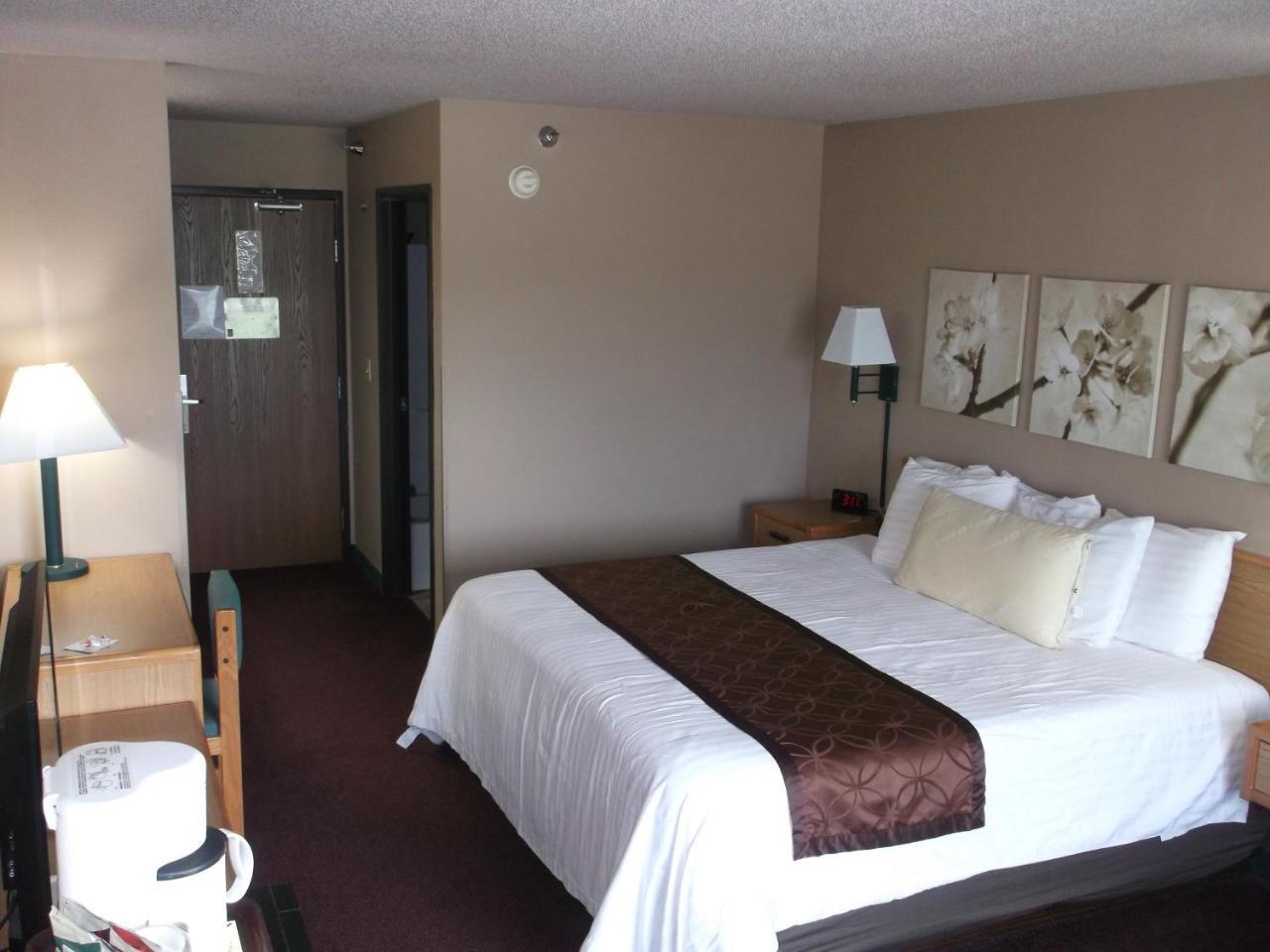 De Smet Super Deluxe Inn & Suites Εξωτερικό φωτογραφία