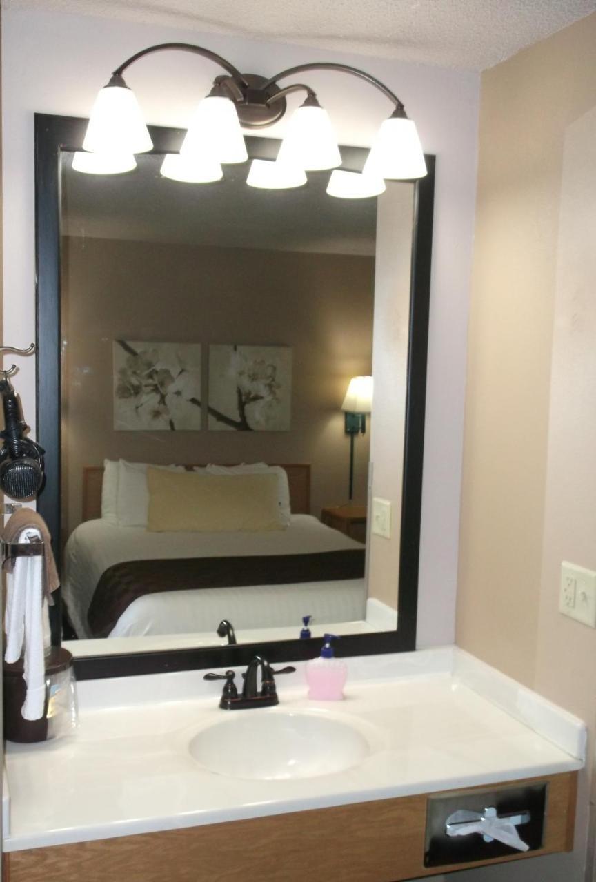 De Smet Super Deluxe Inn & Suites Εξωτερικό φωτογραφία